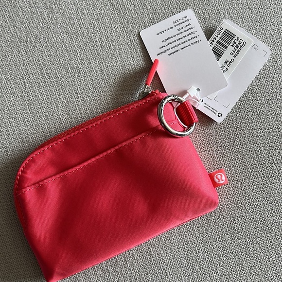 Lululemon Clippable Card Pouch in Pale Raspberry - Picture 6 of 6